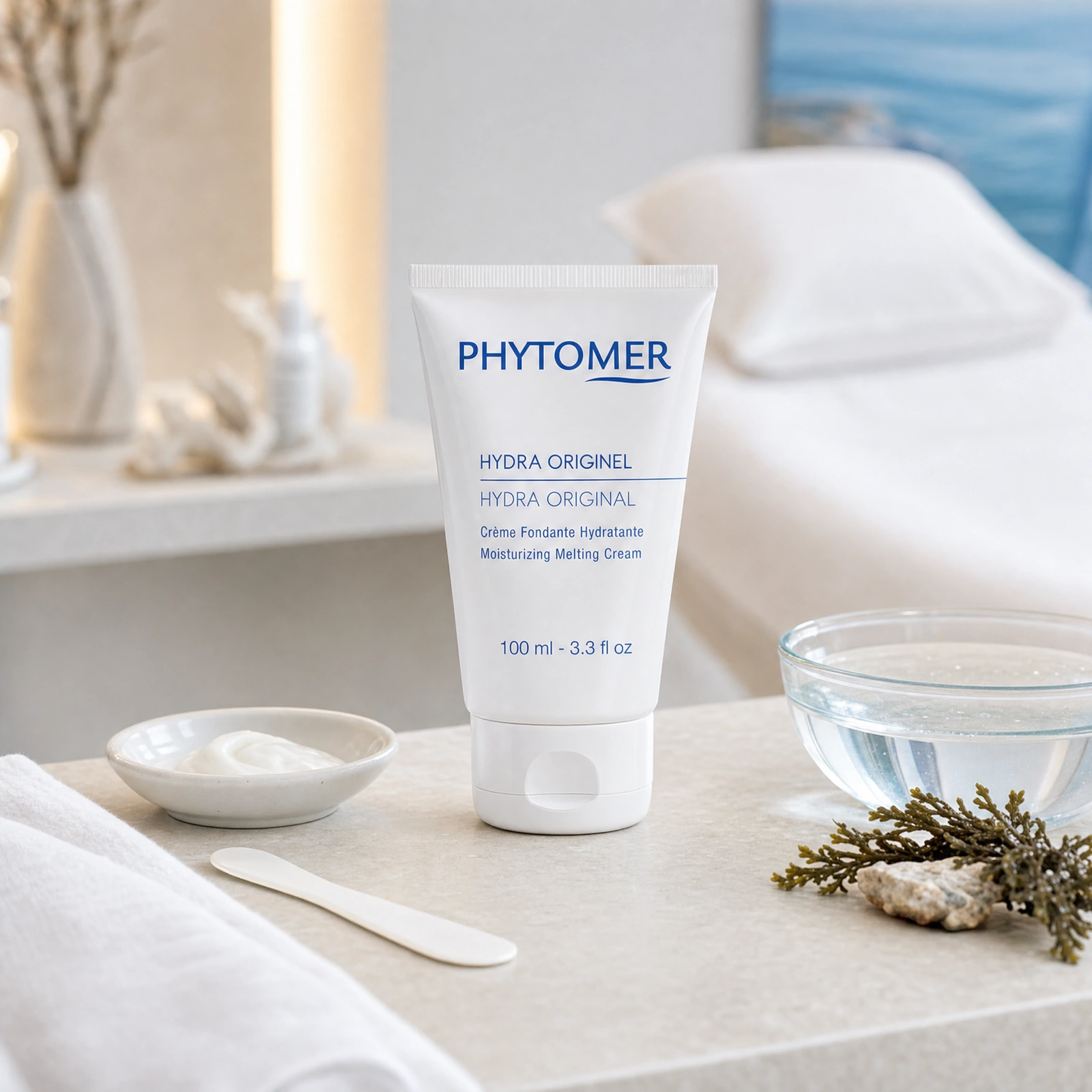 Phytomer Hydra Original Moisturising Melting Cream 100ml displayed in a premium spa treatment-room setting for professional hydration protocols, dry skin comfort and barrier support.